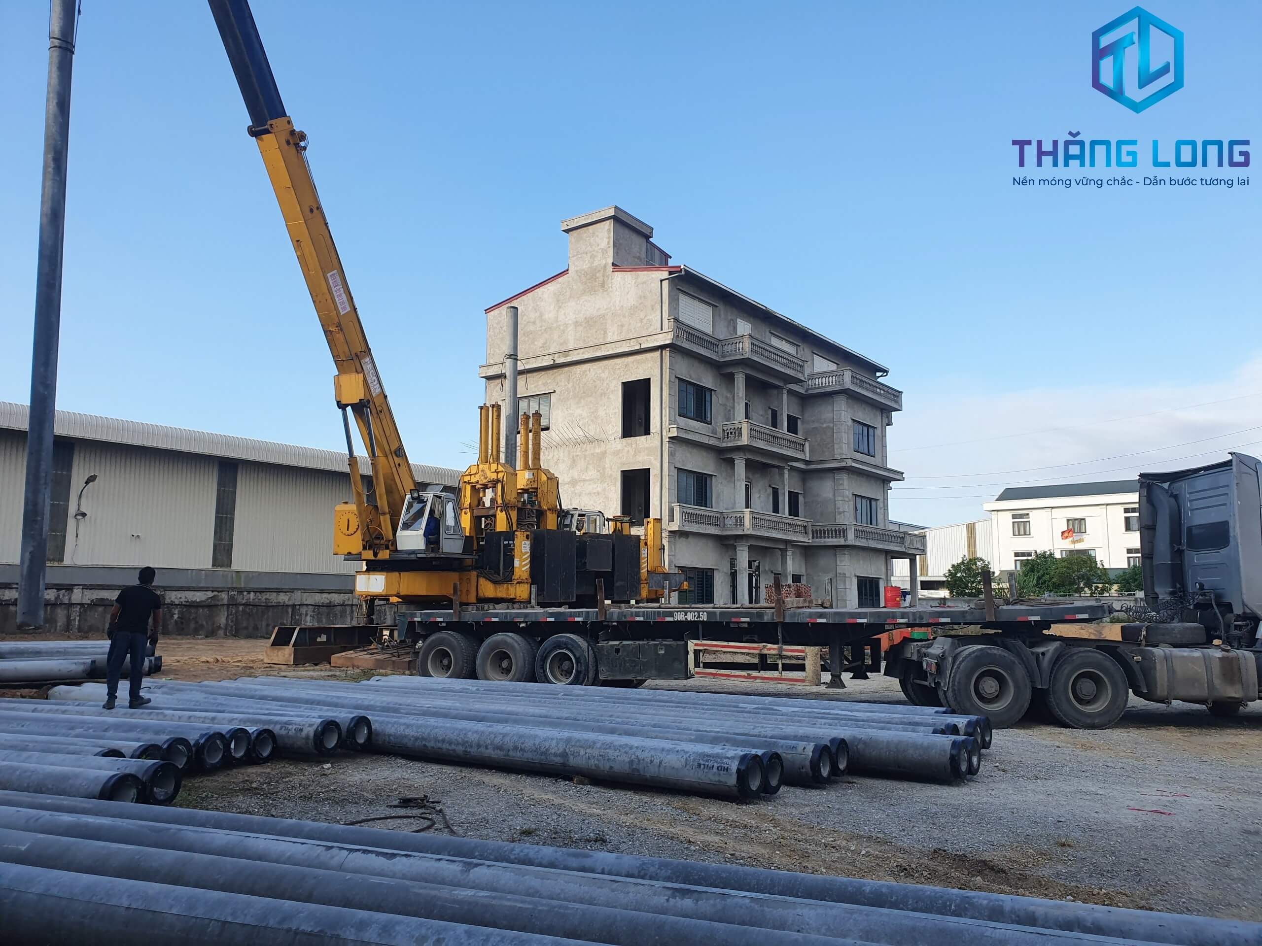 ép cọc bê tông -Komatsu Quất Động - Thăng Long - Cọc Bê Tông Chèm