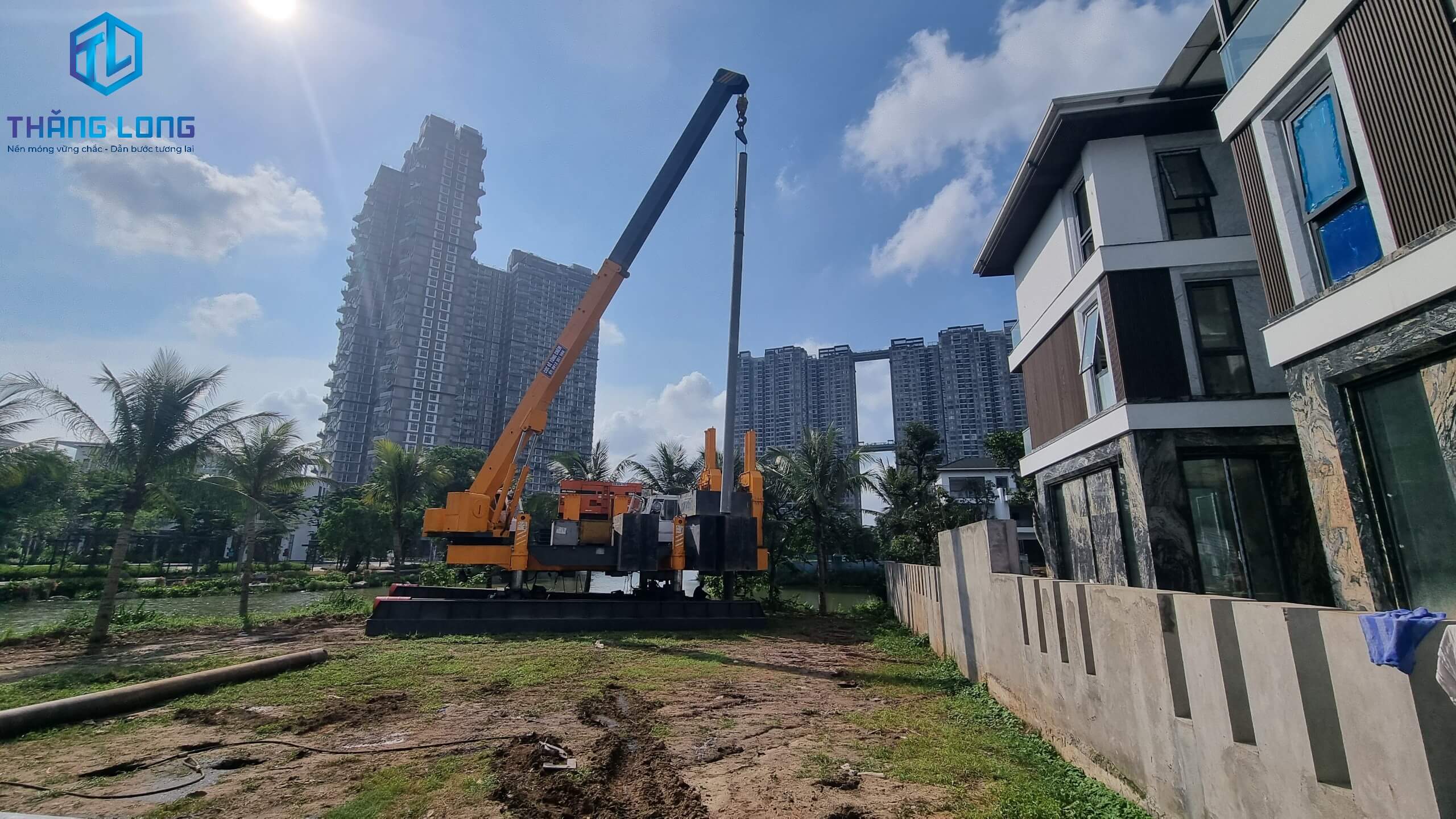 Thăng Long - Cọc Bê Tông Chèm thi công ép cọc Biệt thự đảo Ecopark